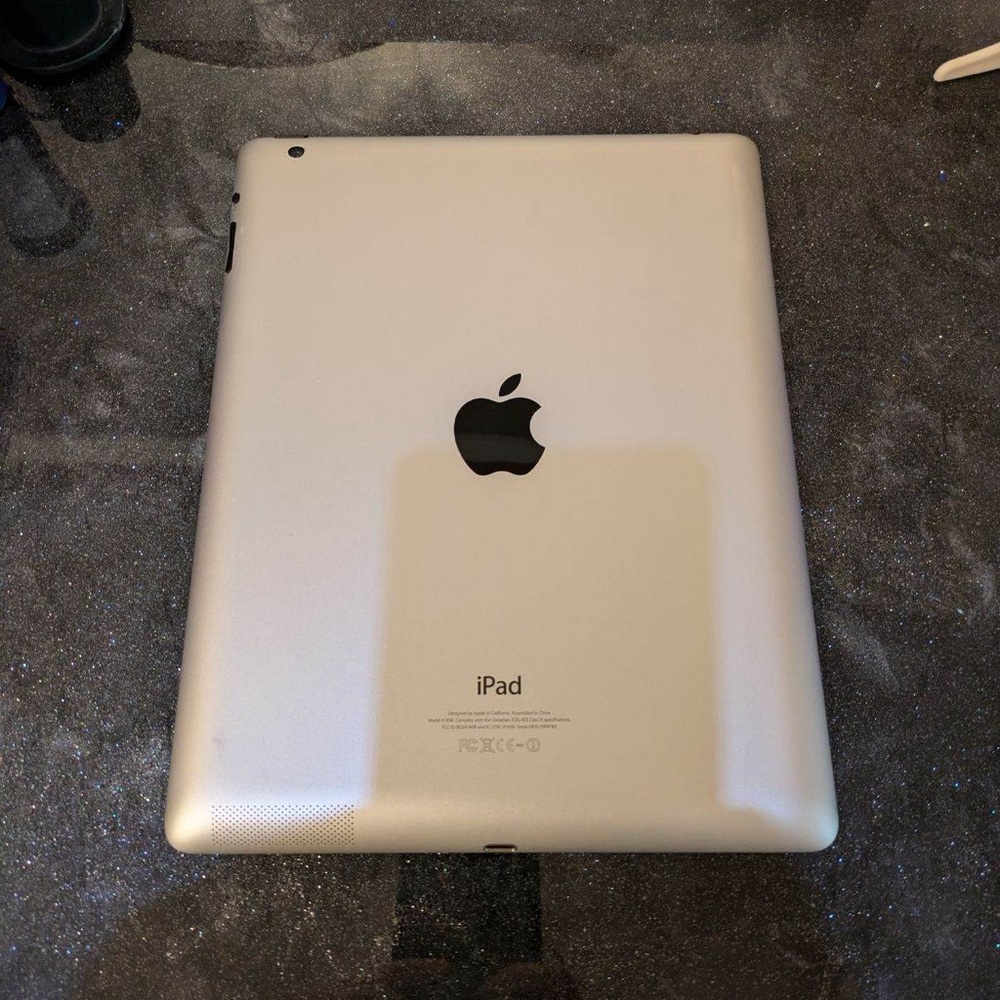 Apple iPad - Silver